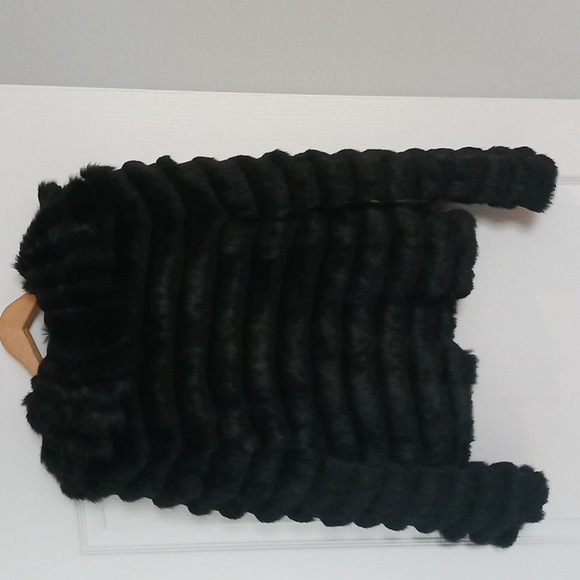 Short fur jacket - Picture 3 of 3